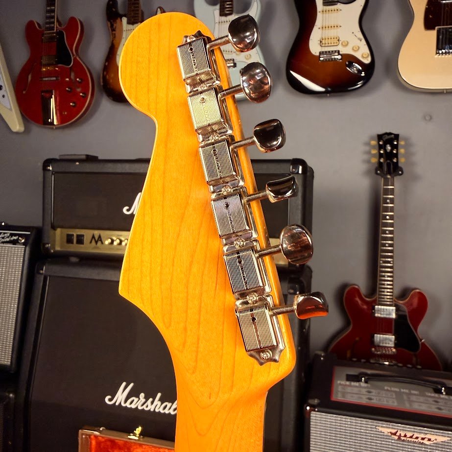 Fender American Vintage II '61 Stratocaster Fiesta Red