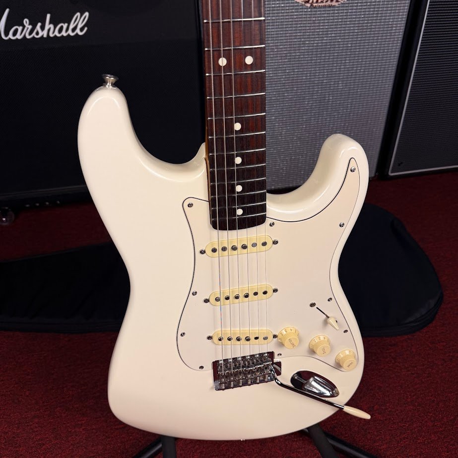 Fender Standard Stratocaster Olympic White c/ Upgrades