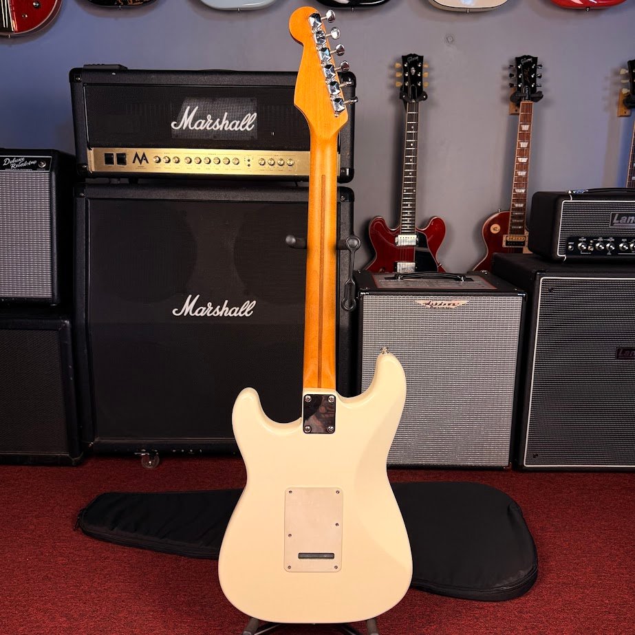 Fender Standard Stratocaster Olympic White c/ Upgrades