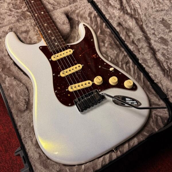 Fender American Ultra Stratocaster Arctic Pearl