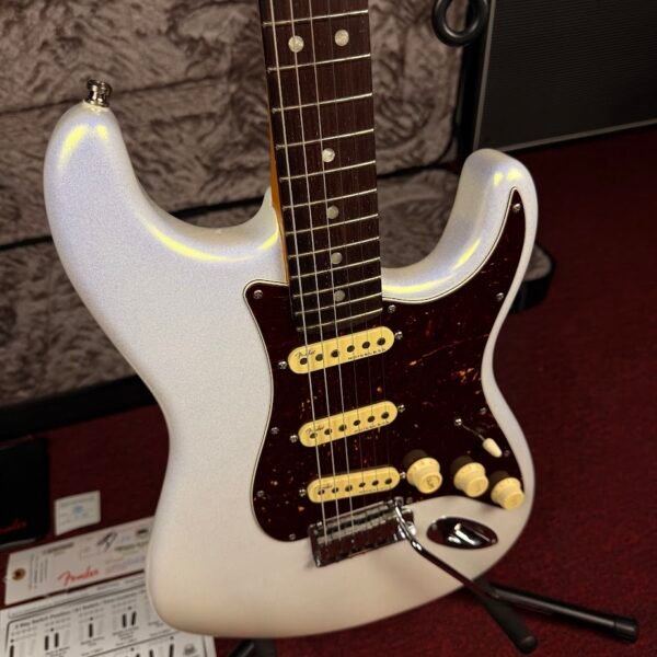 Fender American Ultra Stratocaster Arctic Pearl