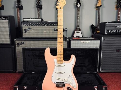 Fender Limited Ed. Player Stratocaster Shell Pink