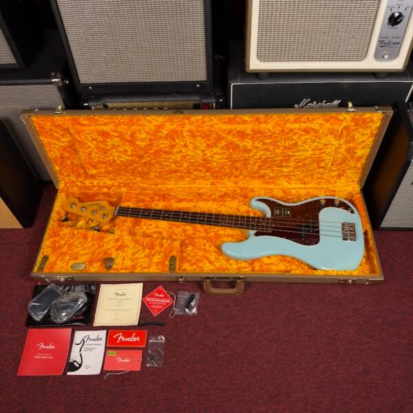 Fender American Vintage II '60s Precision Daphne Blue