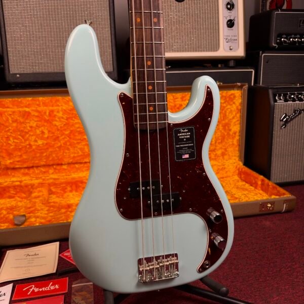 Fender American Vintage II '60s Precision Daphne Blue