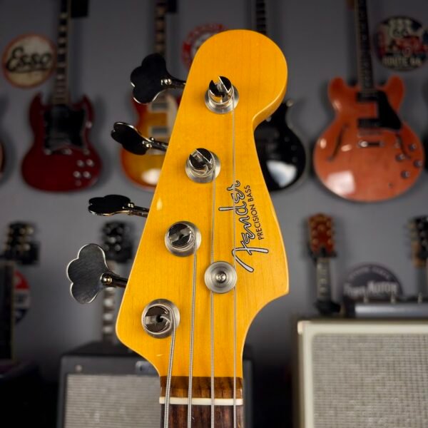 Fender American Vintage II '60s Precision Daphne Blue